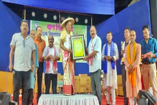 Folk artist Dhanada Pathak honoured with baan theatre loksilpi award 2024