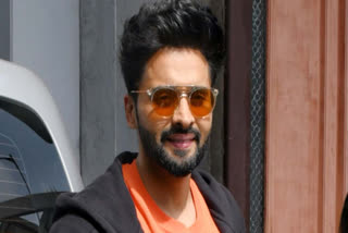 Jackky Bhagnani's Pooja Entertainment faces accusations of withholding salaries for two years from crew members, sparking outcry on social media. Crew members, frustrated by delays and unmet promises, shared their grievances, prompting widespread support and criticism of the production company's practices.