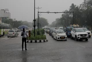 TIPS TO AVOID ACCIDENTS IN MONSOON