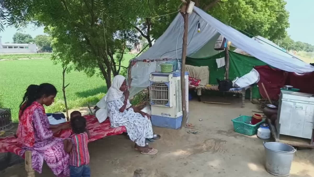 People made homeless due to flood in Mofar village of Sardulgarh