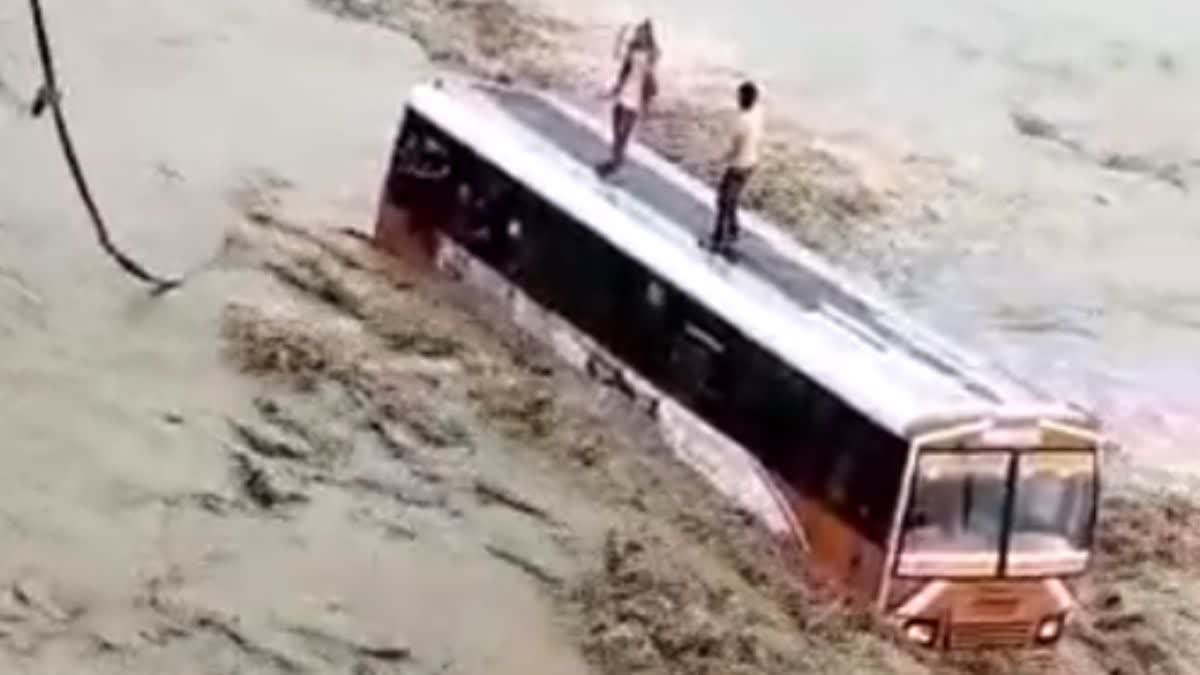 Roadways Bus Stuck in Flood Water in Bijnor 50 Passengers Battling Between life and Death