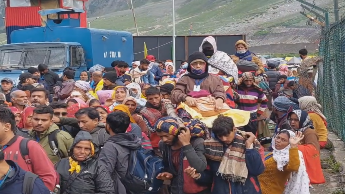 two-amarnath-pilgrims-died-of-cardiac-arrest