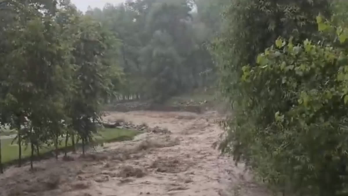 panic-in-kulgam-villages-after-cloudburst-flash-flood-causes-lot-of-damage