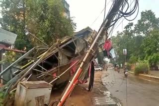 huge hoarding fell on the high tension wire