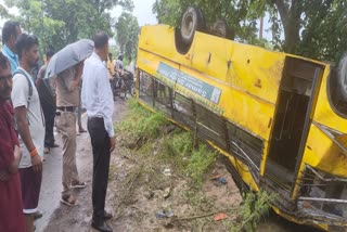Kashipur Bus Accident : કાશીપુરમાં મજૂરોથી ભરેલી બસ પલટી, એકનું મૃત્યુ, 2 ડઝનથી વધુ લોકોને ઈજા
