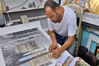 40-year-old Rajesh Soni, an artist from Udaipur, restores old photographs and ancient paintings.