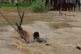 Burhanpur people rescued with rope