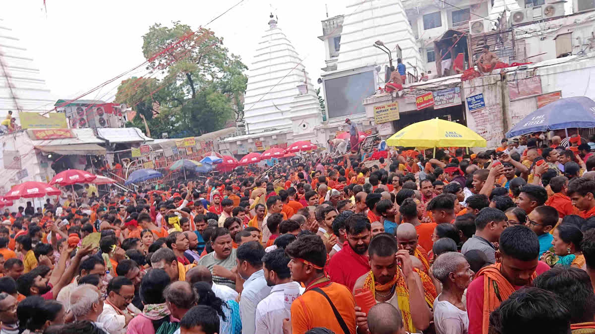 huge crowd of devotees gathered at Baidyanath Dham in Deoghar On the occasion of first Monday of Sawan