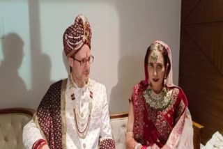 SHIVPURI FOREIGN COUPLE GOT MARRIED