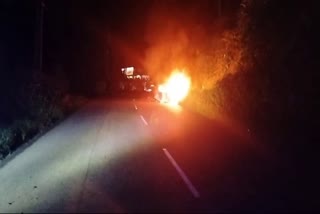 KUMALI CAR FIRE  കാറിന് തീപിടിച്ച് ഒരാൾ മരിച്ചു  Car Caught Fire In Idukki  ഇടുക്കിയില്‍ കാര്‍ കത്തിനശിച്ചു