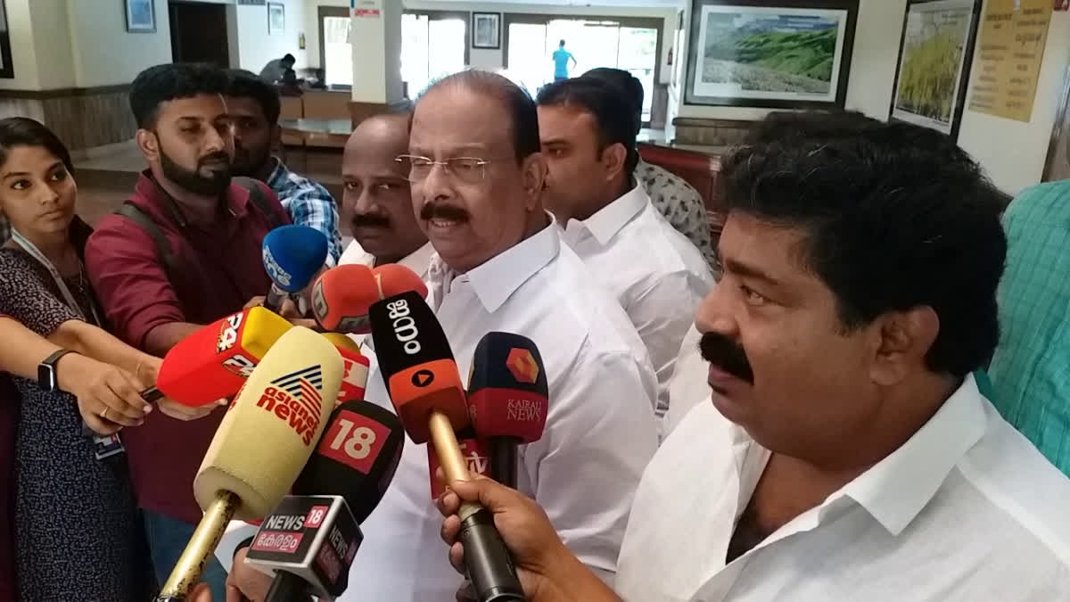 കെ സുധാകരൻ  K Sudhakaran  KPCC President K Sudhakaran  എൻഫോഴ്‌സ്‌മെന്‍റ്‌ ഡിപ്പാർട്‌മെന്‍റ്‌  Enforcement Department  Antiquities fraud case  പുരാവസ്‌തു തട്ടിപ്പ് കേസ്  ഇഡിക്ക് മുന്നിൽ ഹാജരായി കെ സുധാകരൻ  പുരാവസ്തു തട്ടിപ്പിലെ കള്ളപ്പണ കേസ്  Monson Mavungal