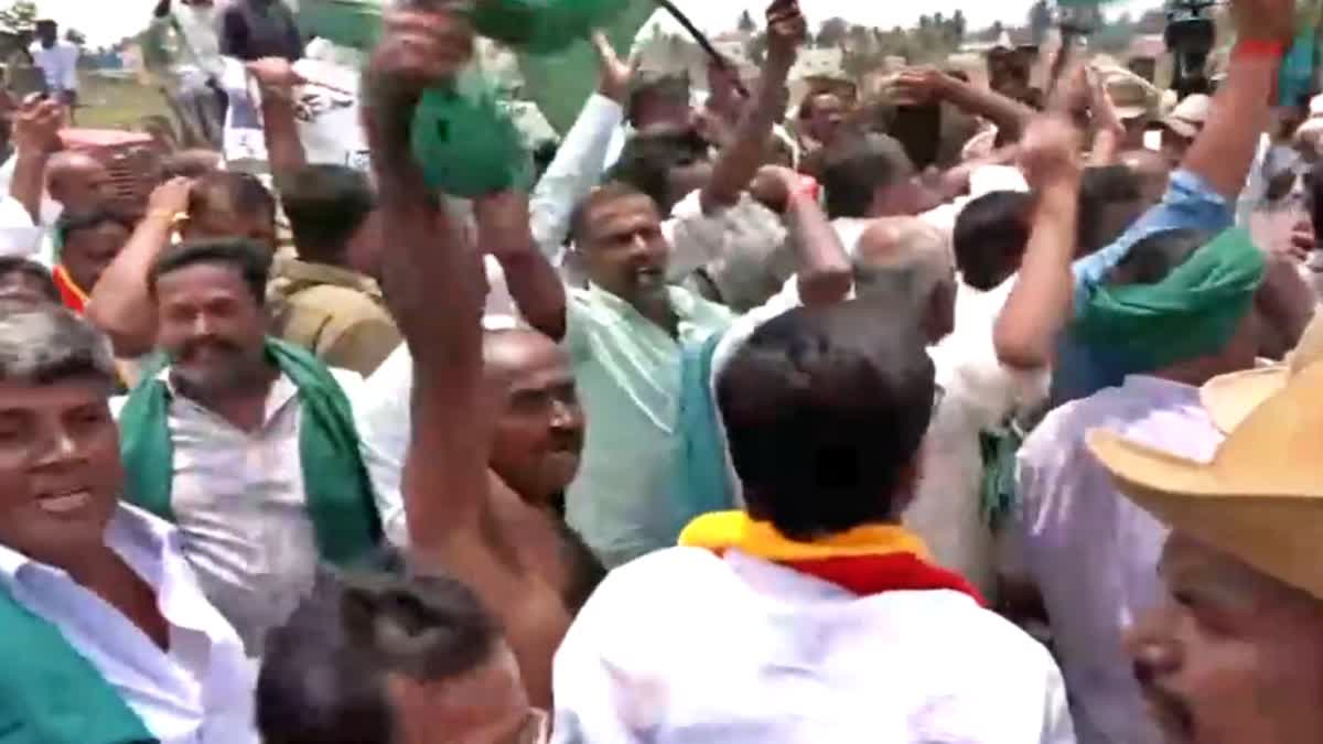Protest by farmers against the release of Cauvery water to Tamil Nadu in mandya
