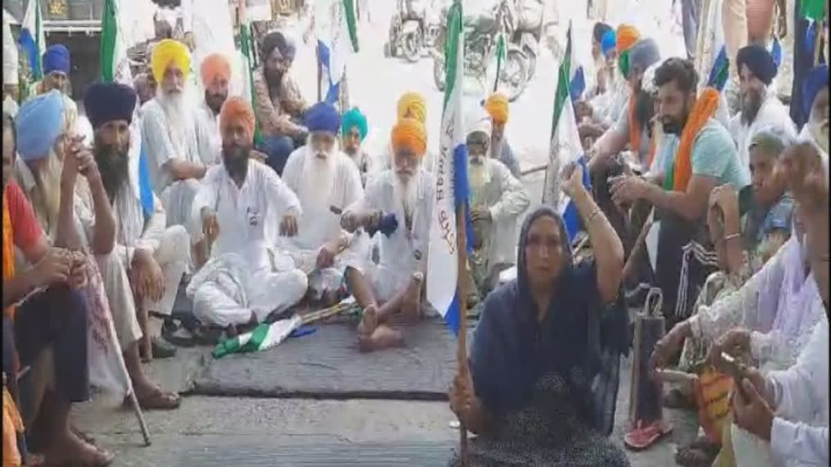 The sit-in of farmers' organizations in Tarn Taran continues for the second day