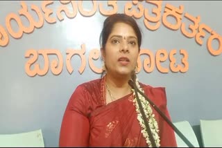 i-want-to-contest-lok-sabha-election-from-congress-party-says-veena-kashapanavara