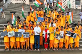 काशी में चंद्रयान-3 की सफल लैंडिंग के लिए की आरती