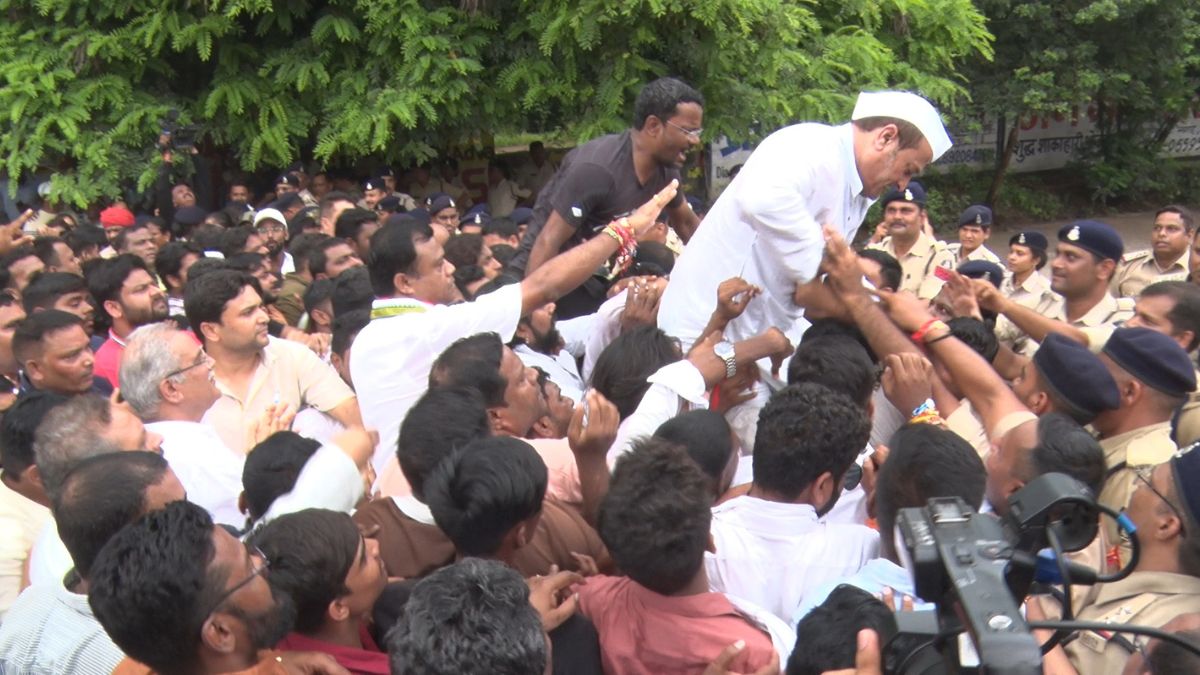 RAIPUR ED OFFICE CONGRESS PROTEST