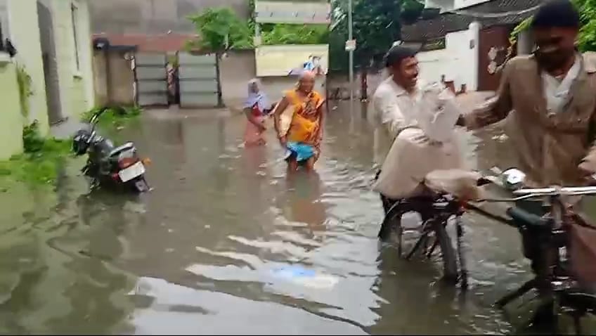 बारिश के बाद वाराणसी में जलभराव.