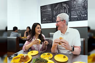 World Vada Pav day is celebrated on August 23