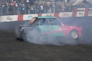 Adrenaline-Pumping Car Spinning Rodeos Gaining Fans in South Africa