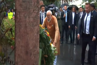 PM Modi pays homage to memorials in Warsaw