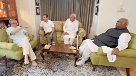 (Left to right): NC vice-president Omar Abdullah, Congress MP Rahul Gandhi, NC president Farooq Abdullah and Congress national president Mallikarjun Kharge during a meeting in Srinagar