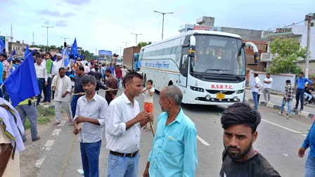 गोपालगंज में भारत बंद के दौरान सड़क जाम