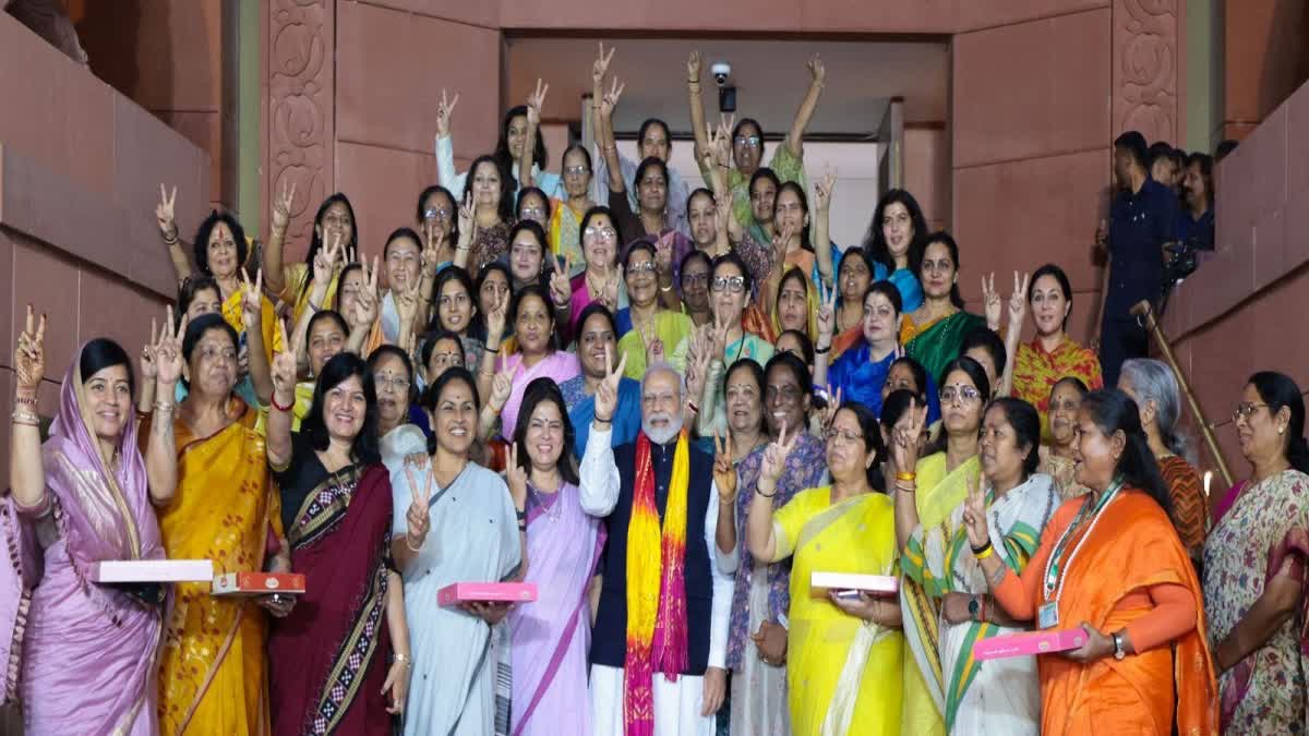 women mps celebrated with pm modi in parliament