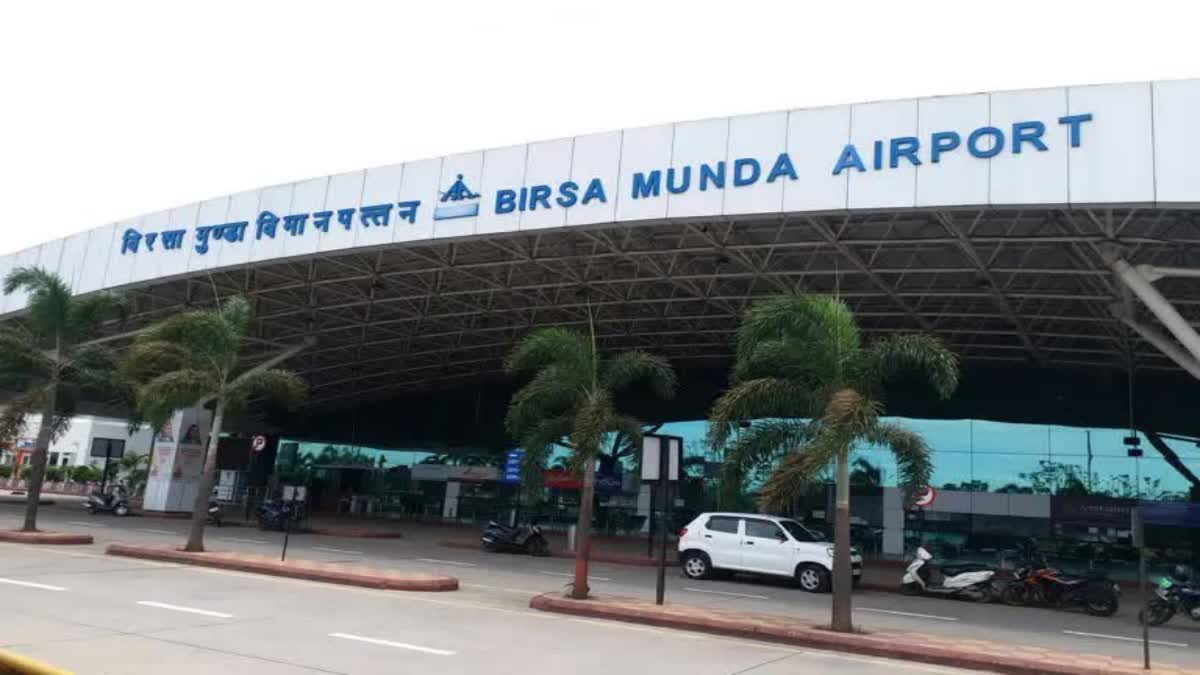 INSAS bullets Seized  cartridge recovered From Passenger bag  INSAS bullets Seized At Ranchi Airport  Passenger Held With INSAS Bullets  cartridge Seized Ranchi  റാഞ്ചി വിമാനത്താവളത്തിൽ വെടിയുണ്ടകൾ പിടികൂടി  വെടിയുണ്ടകൾ പിടികൂടി  ഇൻസാസ് ബുള്ളറ്റുകൾ  ഇൻസാസ് ബുള്ളറ്റുകൾ പിടികൂടി  ബിർസ മുണ്ട വിമാനത്താവളം