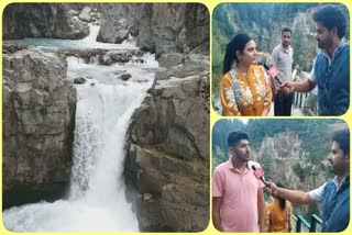 aharbal-waterfall-de-a-tourist-destination-which-attracts-tourists-due-to-its-scenic-view