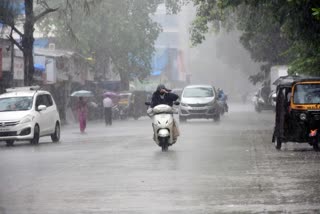 Kerala Weather Update  Kerala Weather And Rain Updates  Yellow Alert  Meteorological Department  Heavy Rain  യെല്ലോ അലേർട്ട്  തെക്കൻ ജില്ലകളില്‍ ഒറ്റപ്പെട്ട ശക്തമായ മഴ  ശക്തമായ മഴ  കാലാവസ്ഥ വകുപ്പ്  മലയോര മേഖല