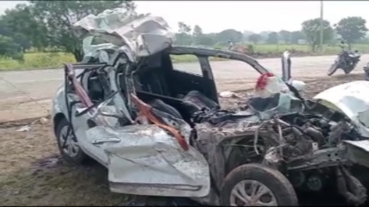 Ambejogai Latur road Accident