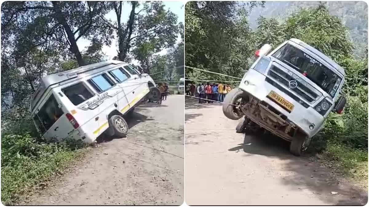 Rudraprayag Tempo Traveller