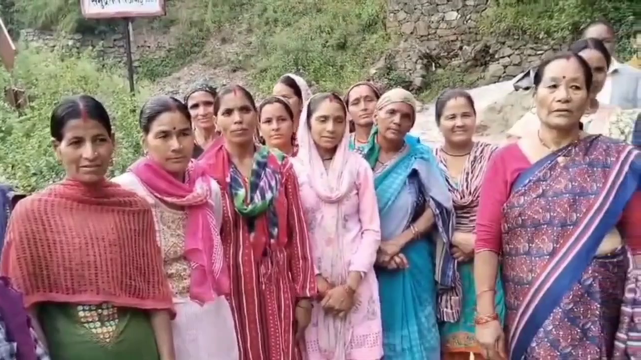 Kuledi Villagers Demanding Road Connectivity