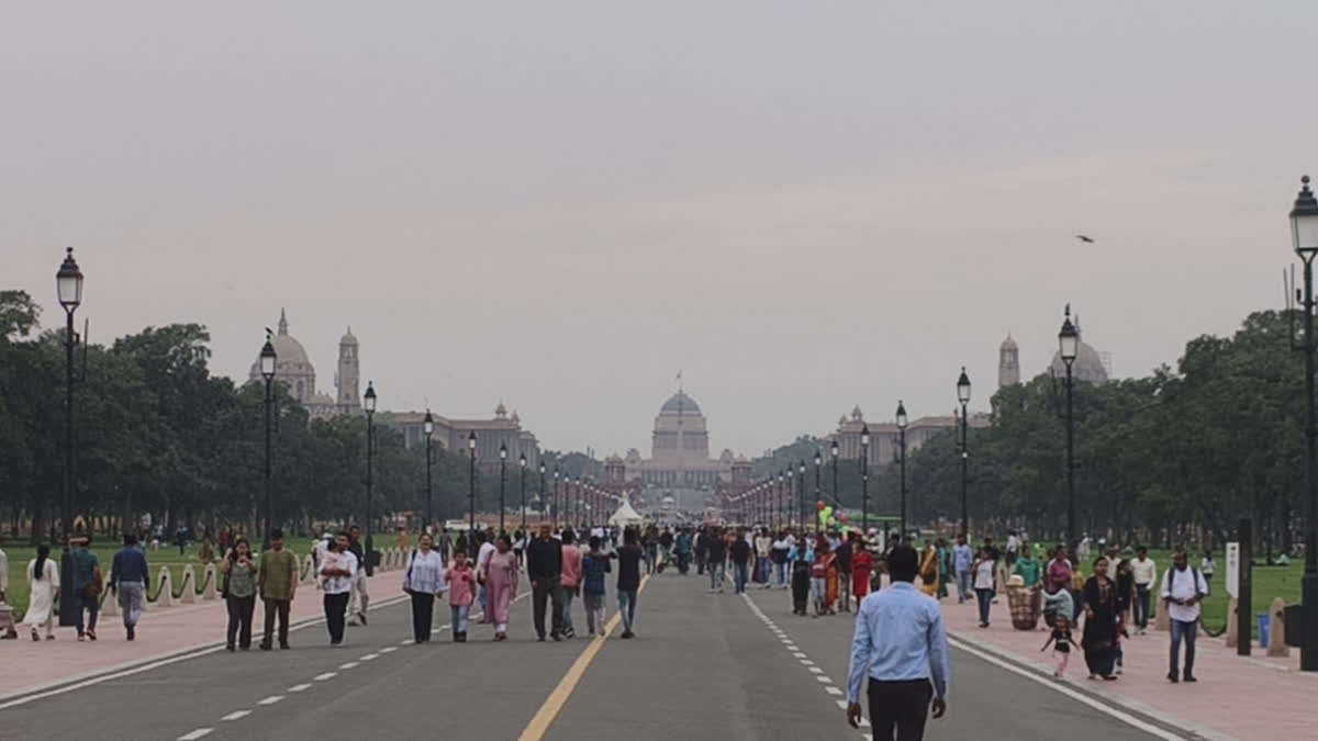 Delhi's air quality turns 'very poor': Anti-Smog gun worker complains of burning sensation in eyes, nose