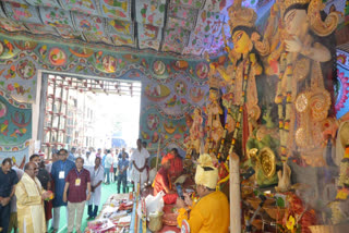 Guv visits Kunal Ghosh's Durga Puja