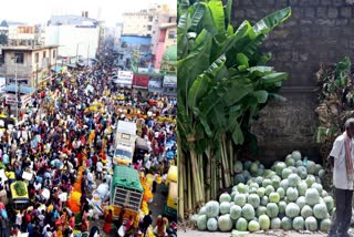 ಆಯುಧ ಪೂಜೆ ಹಿನ್ನೆಲೆ ಸೇರಿದ ಜನರು