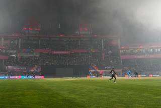 The key clash between India and New Zealand was halted for a few minutes as a thick cloud of mist interrupted the game. Also, the temperature was dropped to 15 degrees as a result. Writes Meenakshi Rao.