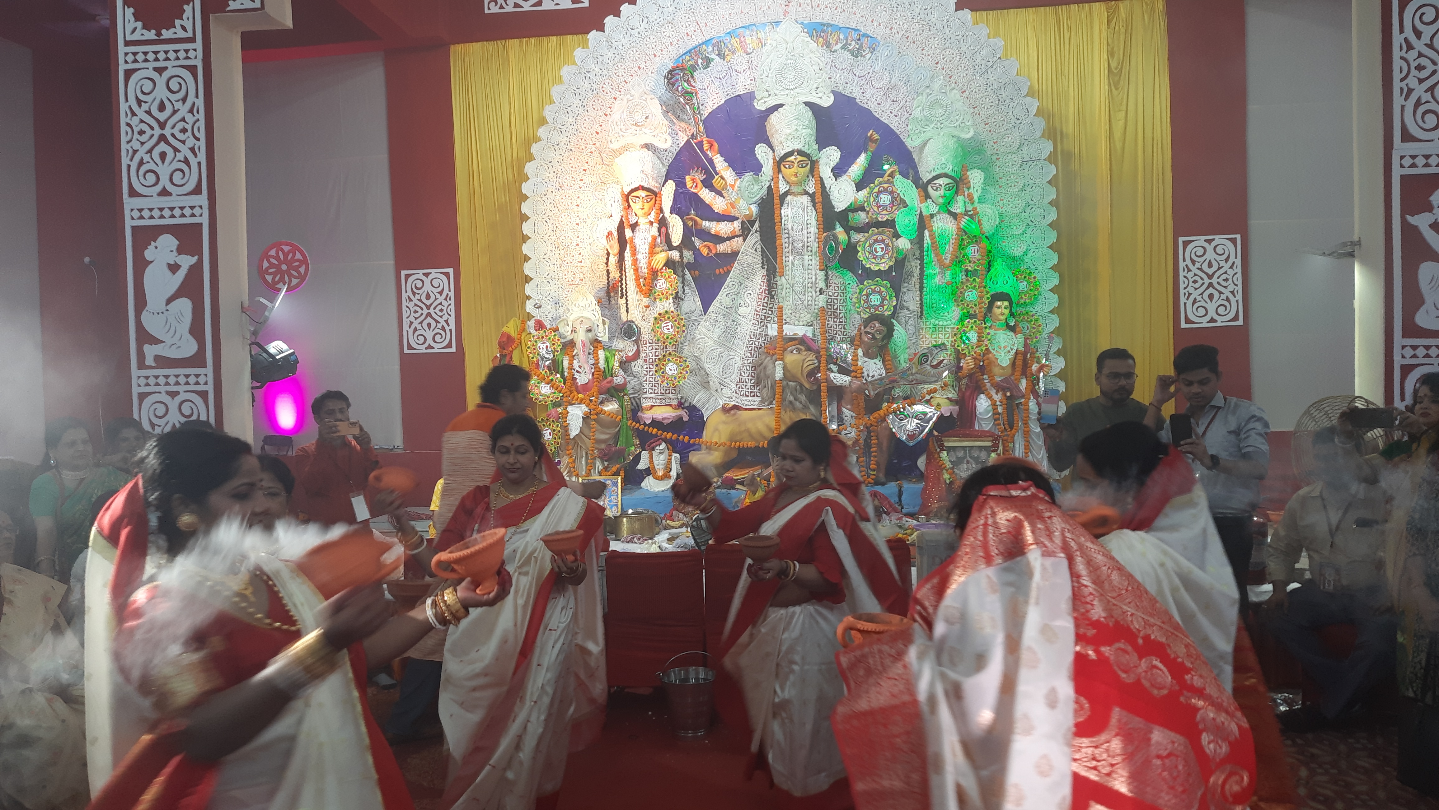 Dhunichi dance on Saptami Puja