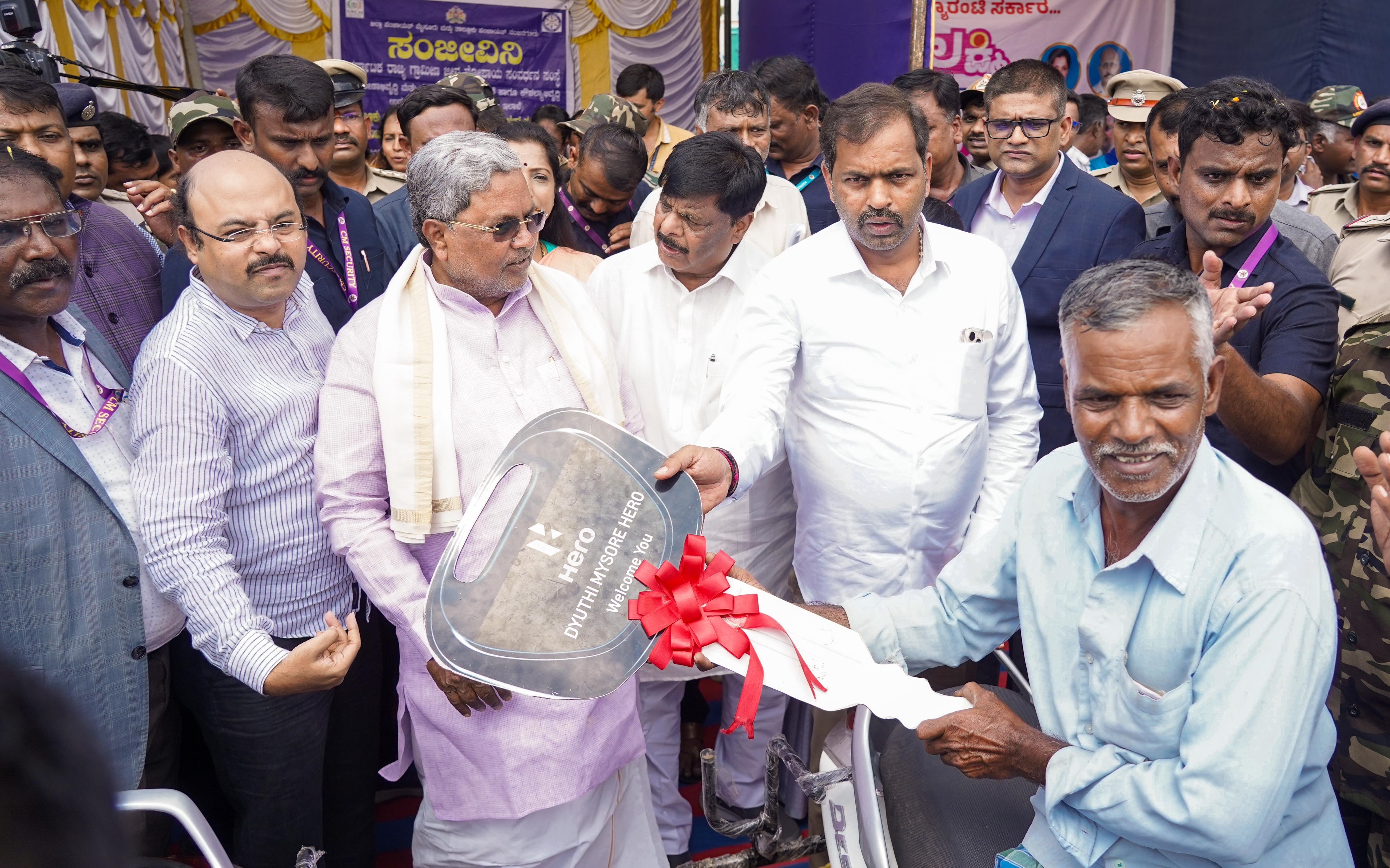 CM Siddaramaiah laid the foundation stone and inaugurated the development works