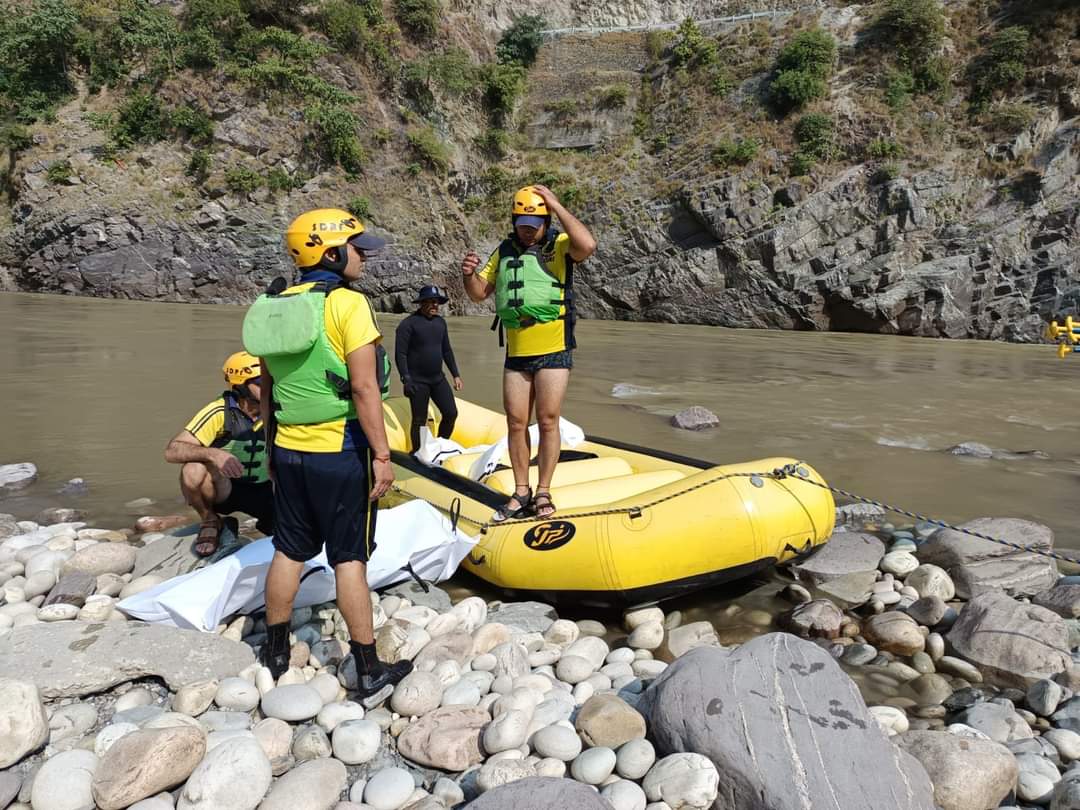 DEVPRAYAG TRUCK ACCIDENT