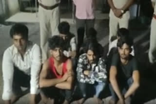 7 accused arrested in loot case