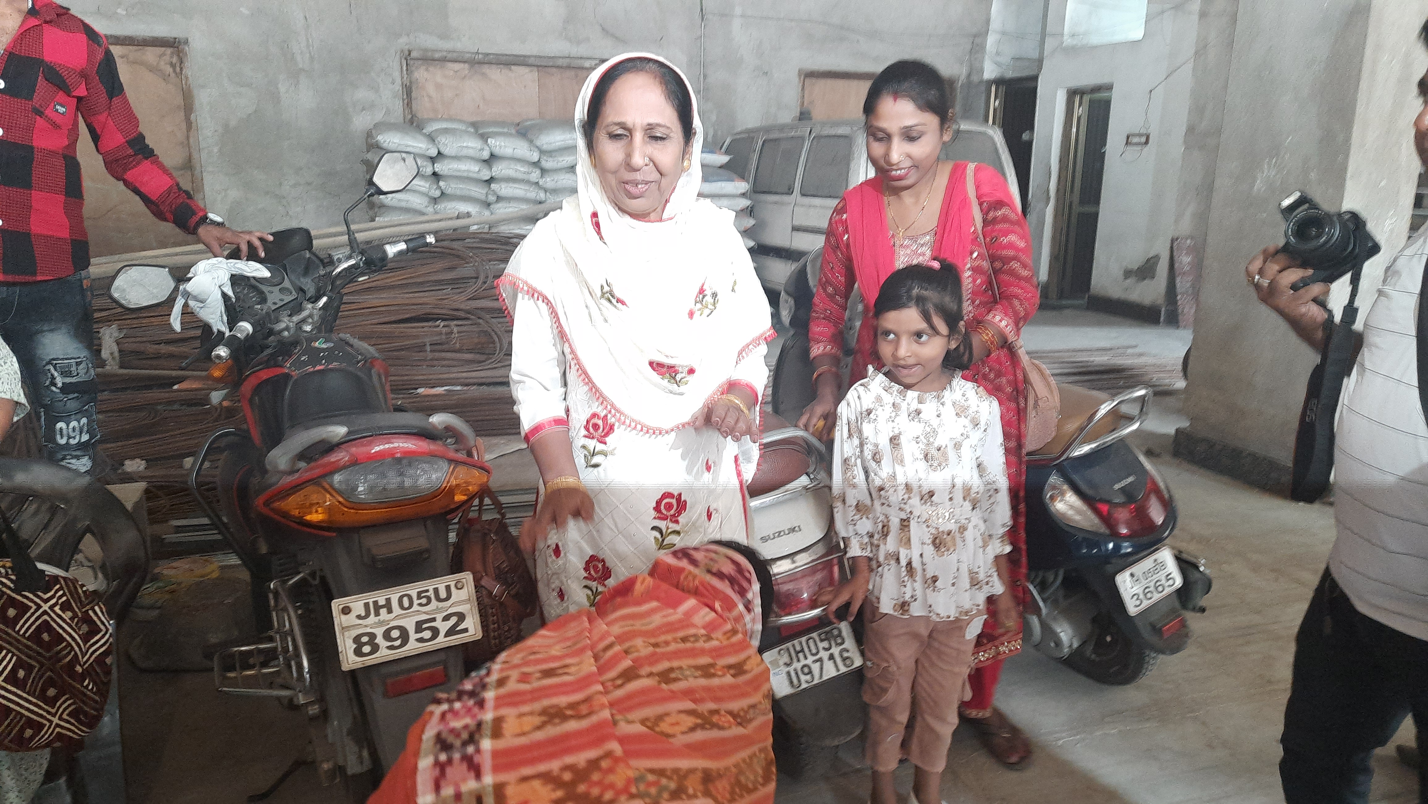 Election campaign of BJP candidate Purnima Das from Jamshedpur East seat in Jharkhand assembly elections 2024