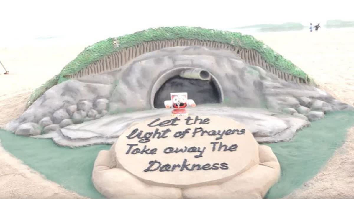 41 workers were trapped in the tunnel eminent sand artist made Sculpture praying their safeguard