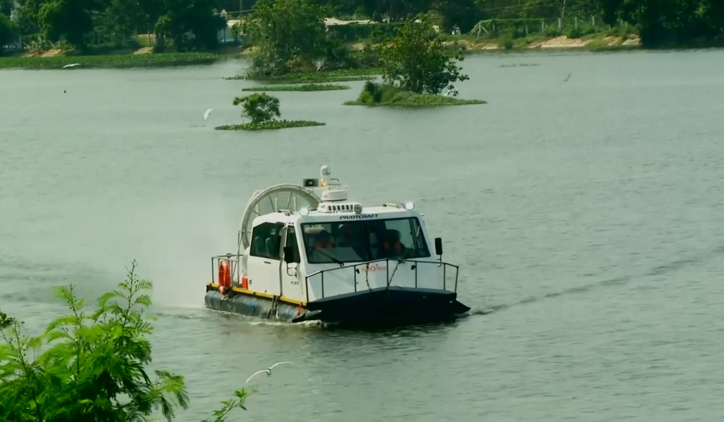 indias first indigenous hovercraft