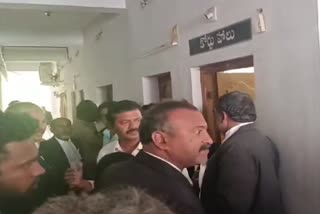 Clash_Between_Lawyers_in_Vuyyuru_Court