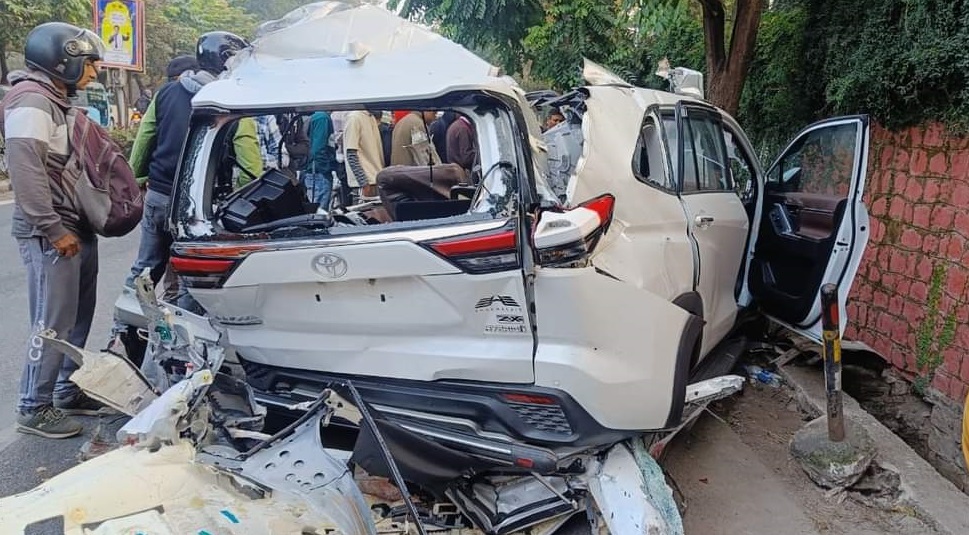 Dehradun Innova Car Accident