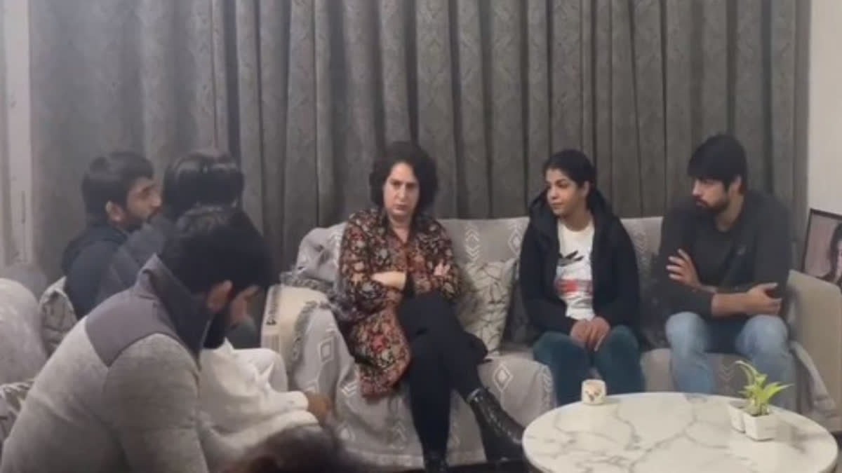 "I came here as woman": Priyanka Gandhi meets Bajrang Punia, Sakshi Malik amid protest over WFI chief's election