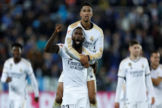 Real Madrid regained the top spot in Spanish League standings after a lone goal came from Lucas Vzguez's brilliant header in stoppage-time, defeating Alaves FC. Germn Pezzella equalised the goal score after Girona FC's Artem Dovbyk penalty kick in the 39th minute of the match while Sociedad couldn't manage more than a 0-0 draw at relegation-threatened Cadiz. Mallorca won their second in last three matches as they bounced back strongly and beat Osasuna 3-1 at home