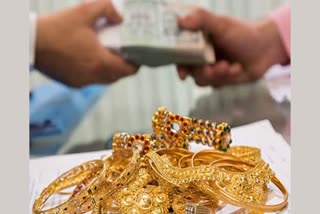 Sales of gold jewelery