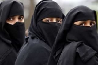 کرناٹک میں حجاب پر پابندی ہٹائی جائے گی